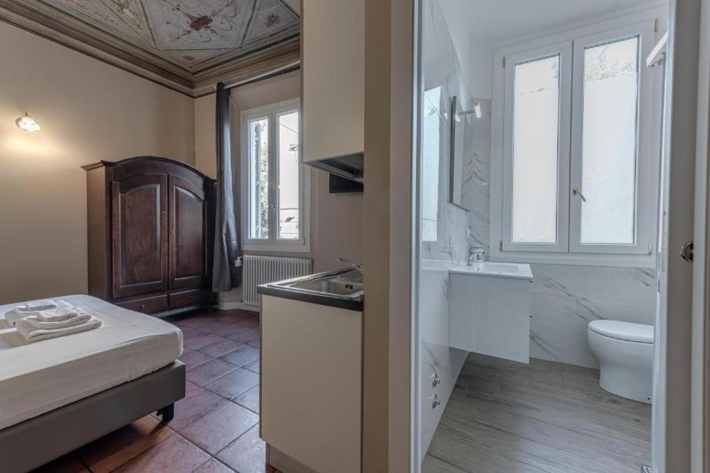 Due Torri Rooms - Bedinbolognacentro Esterno foto
